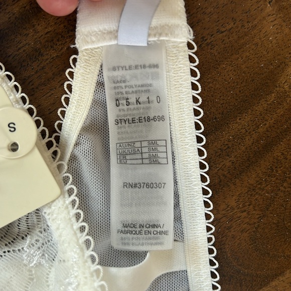 Elle Macpherson Intimates Spree Suspender Creme White Size Small Lace Mesh NWT - Picture 6 of 9